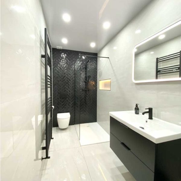 Lesley Wicklow Main bathroom 1276